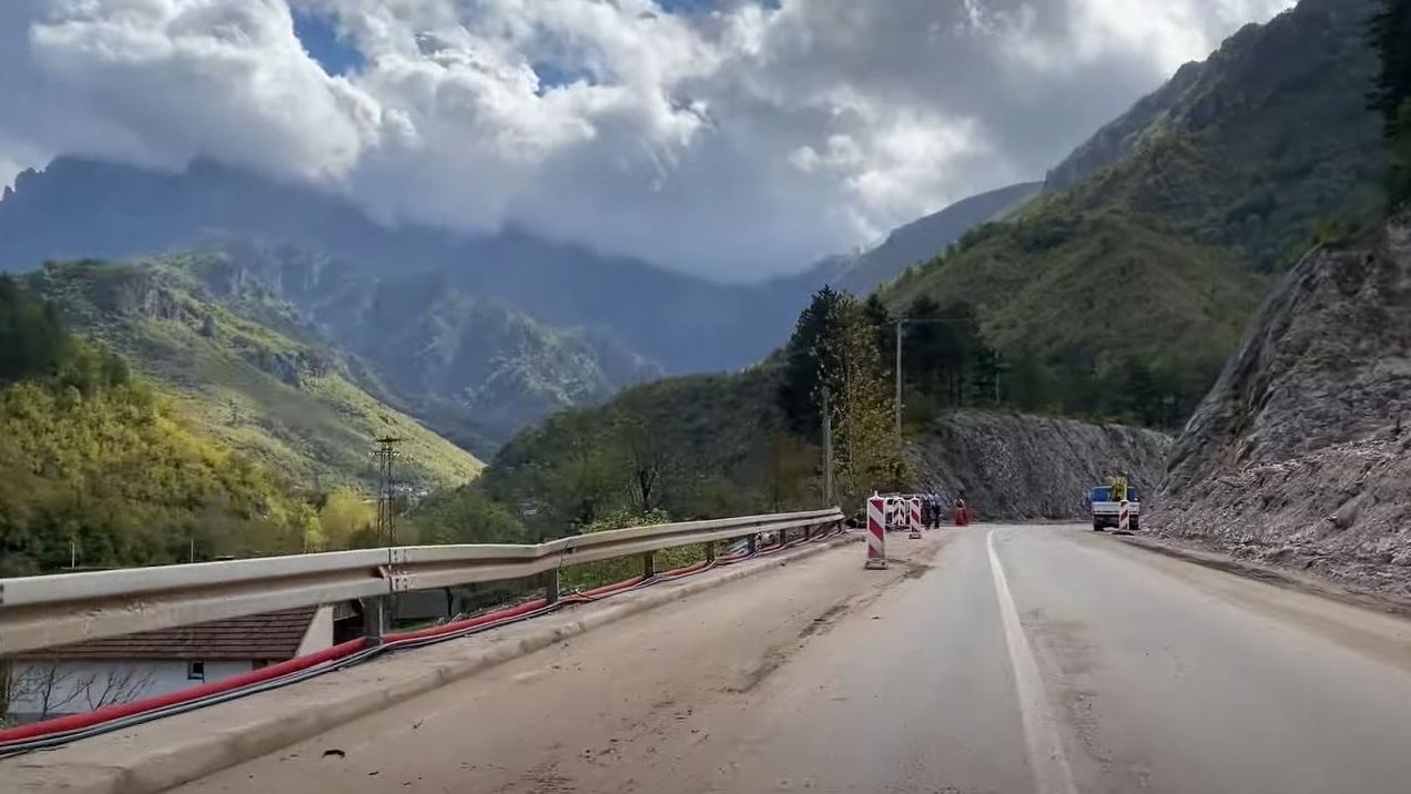 Saobra Aj I Dalje Obustavljen Na Putu Jablanica Mostar Bn