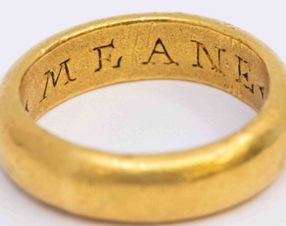 Пронашао златан прстен стар 500 година са тајном поруком!
