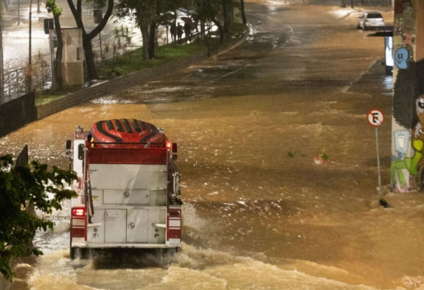 Драматично стање у Бразилу: Обилне кише однијеле 23 живота