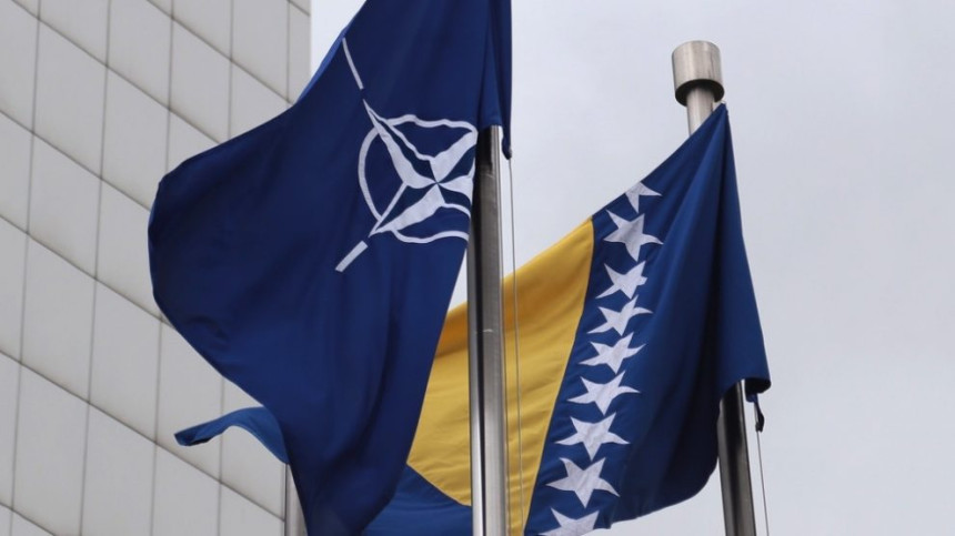 Хелез: БиХ све више напредује ка чланству у НАТО