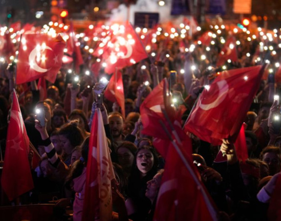 Turci slave poraz Erdogana uz pjesmu Nade Topčagić