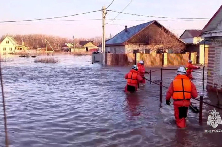 Највеће поплаве задњих деценија погодиле Русију