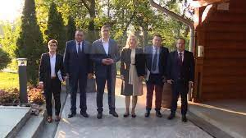 U Beogradu susret Vučića i Dodika sa saradnicima