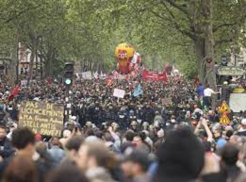 Више од 200.000 демонстраната широм Француске
