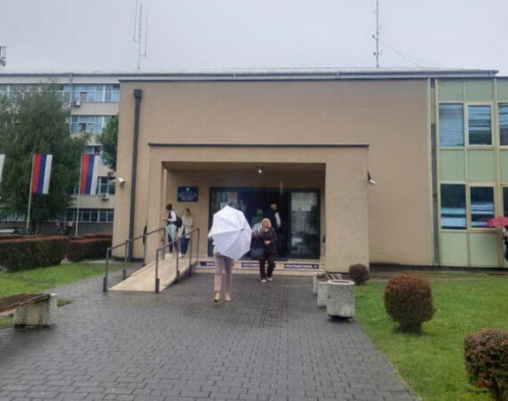 Banjaluka: Tri sata se čeka da predaju zahtjev za dokument