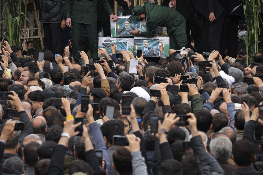 Stotine hiljada ljudi na ulicama zbog sahrane Raisija