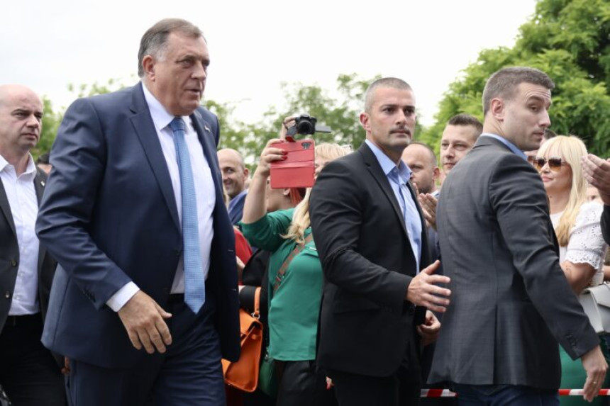 Odbijen prijedlog odbrane Dodika za saslušanje Šmita!
