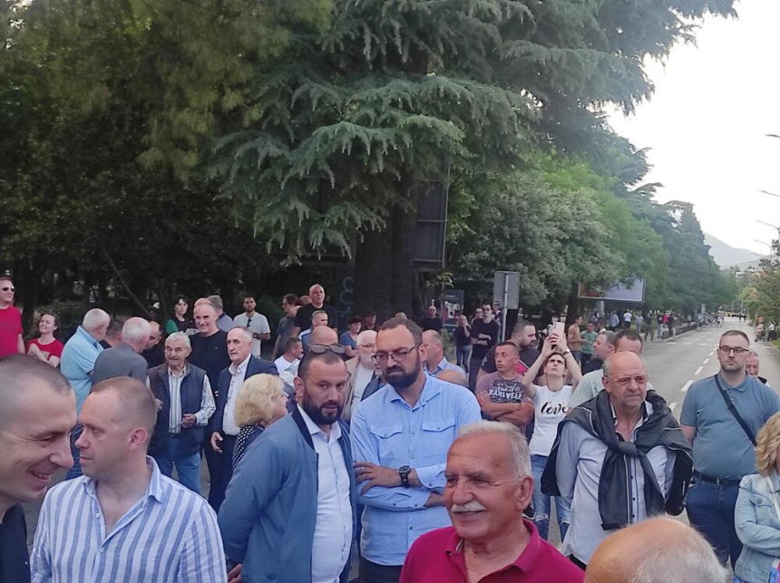 Podgorica: Protest zbog Rezolucije o Srebrenici