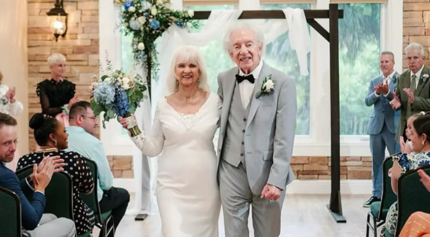 У 88. години се удала за љубав из средње школе