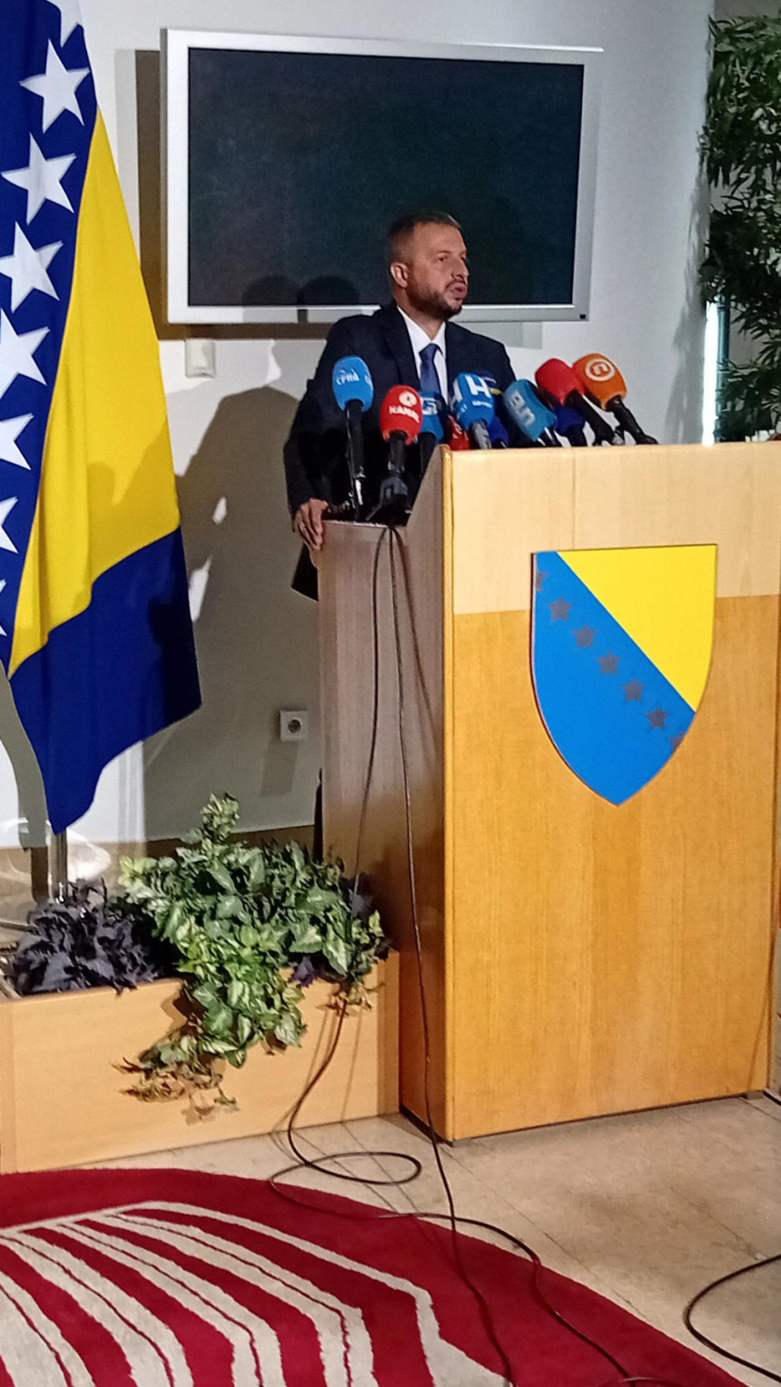 Nešković očekivao raspravu o zakonu o Ustavnom sudu
