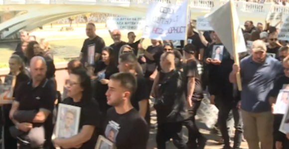 У Скопљу протест породица погинулих у клубу у Кочанима