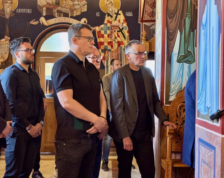 Na pomenu stradalim vojnicima niko od ministara?