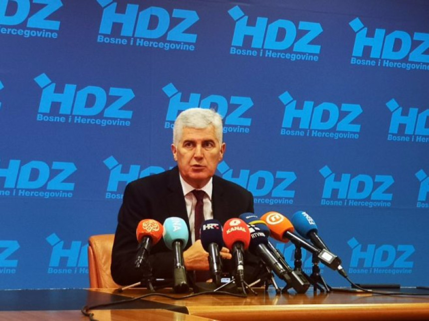 Oglasio se Čović: Usvojimo izborni i zakone o VSTS i Sudu