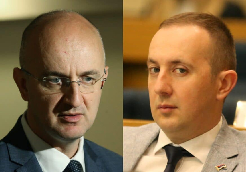 Режим не бира средства да дође до опозиционих гласова у Народној скупштини Републике Српске
