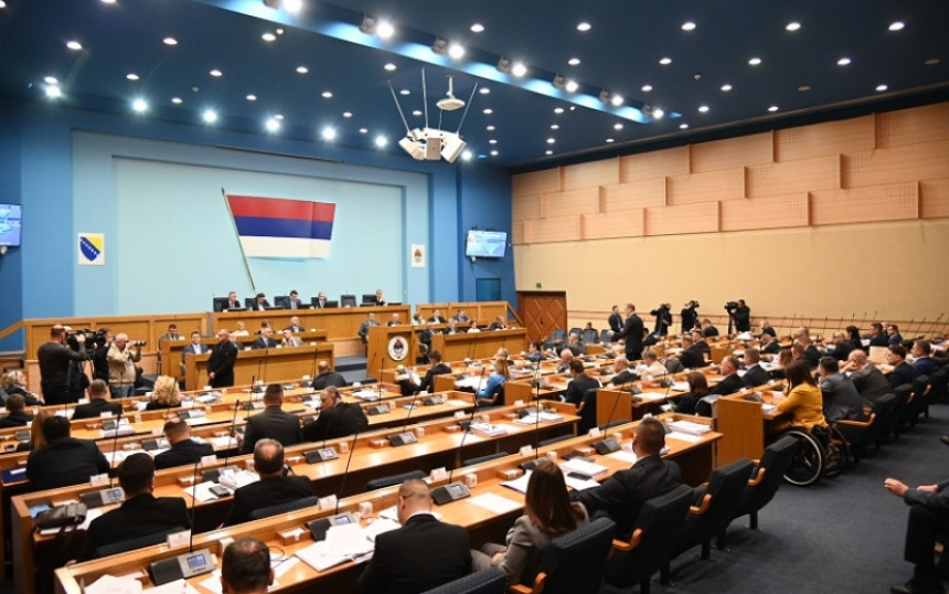 Одбијен Додиков приједлог о укидању финансирања странака