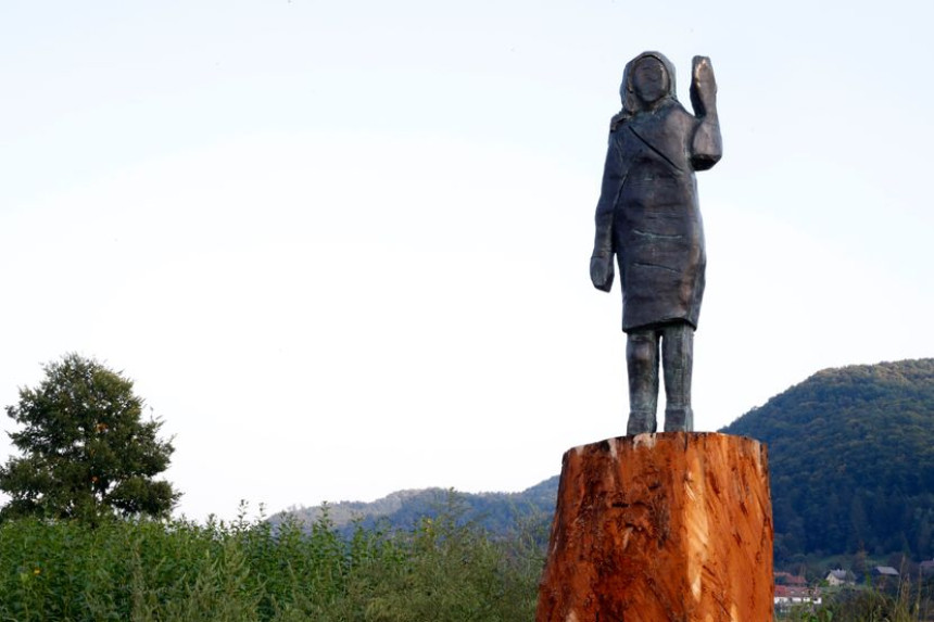 Slovenija: Ukradena bronzana statua Melanije Tramp