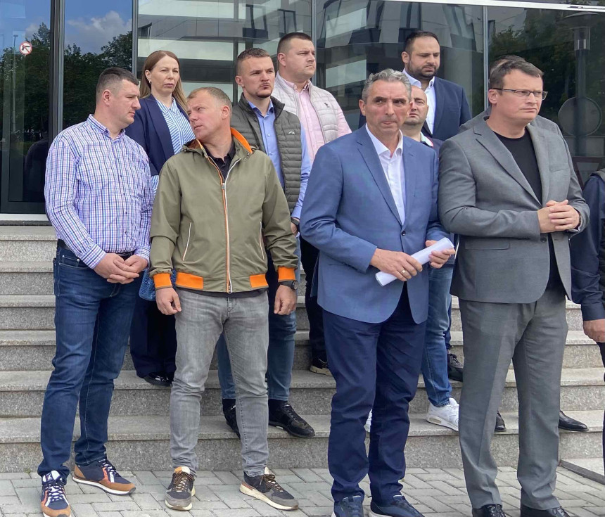 Због трзавица унутар СНСД-а прошао законски рок за формирање градске скупштине