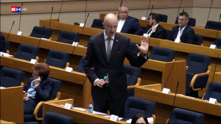 Šef kluba SNSD-a tvrdi da je predsjednik Hrvatske Zoran Milanović veći Srbin od opozicije