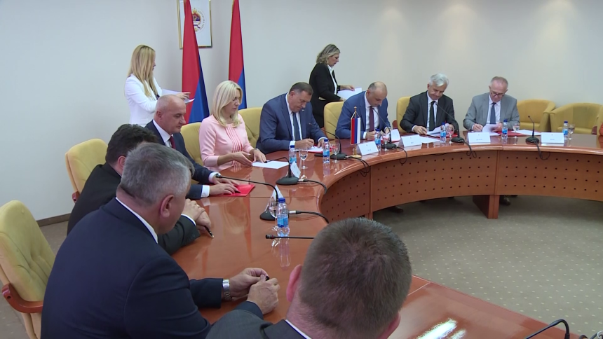 Око власти Републике Српске поново се стеже обруч