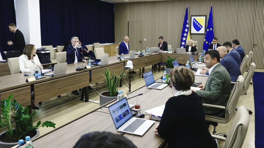 Случај "Вијадукт": СНСД министри се праве да спавају