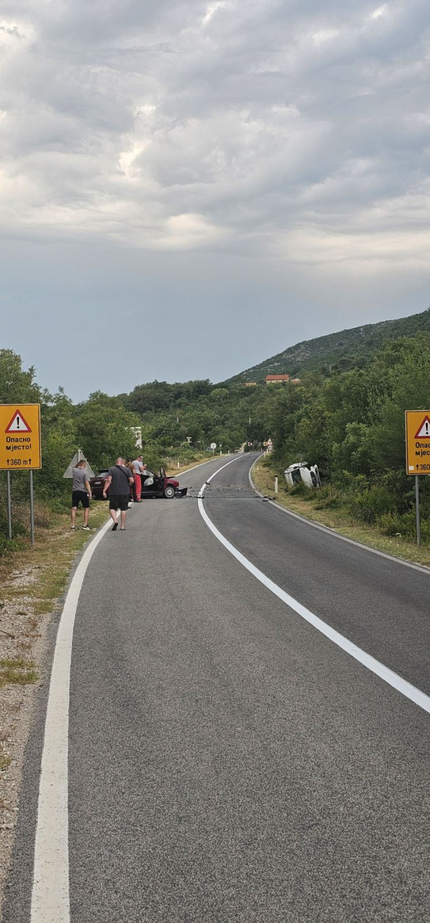 Повријеђене четири особе у тешком удесу код Требиња