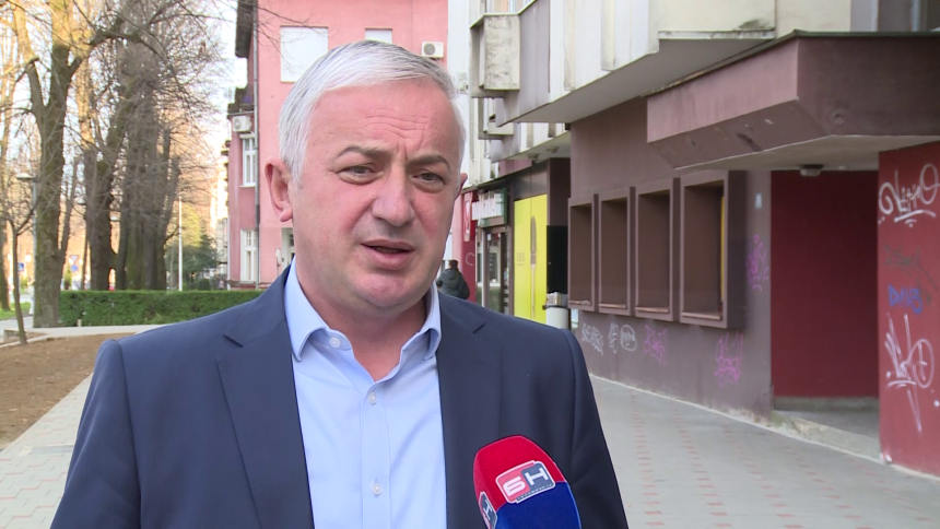 "U režiji SNSD-a, Srpska je svedena na jednu petinu!"