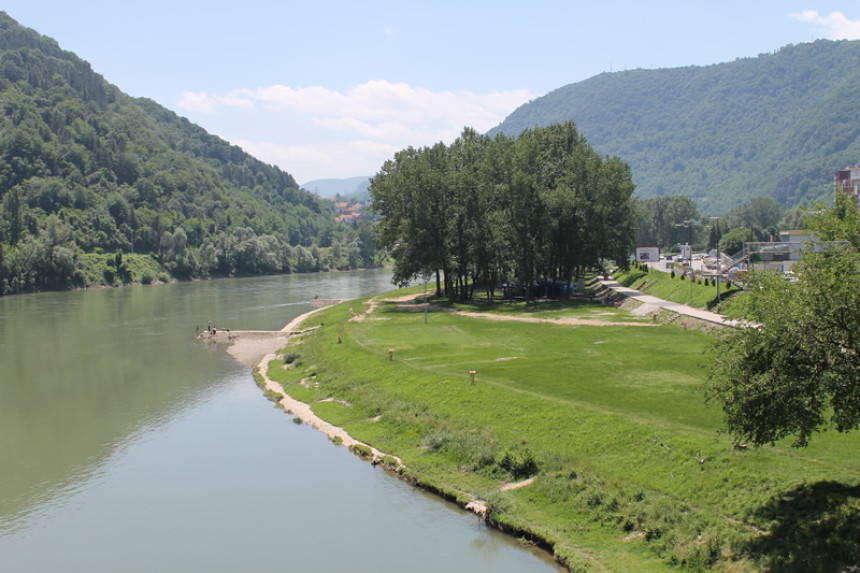 Užas u Zvorniku: Pronađeno tijelo muškarca na obali