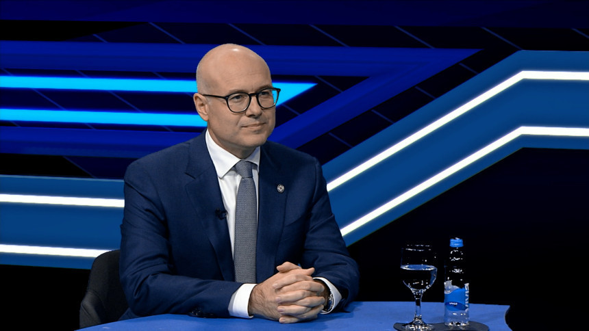 Komplikovano u svijetu, moramo voditi računa o sebi