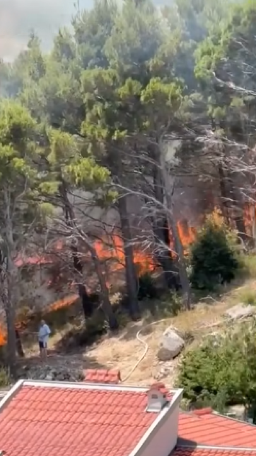 Novi požar kod Makarske: Vatra se približila kućama