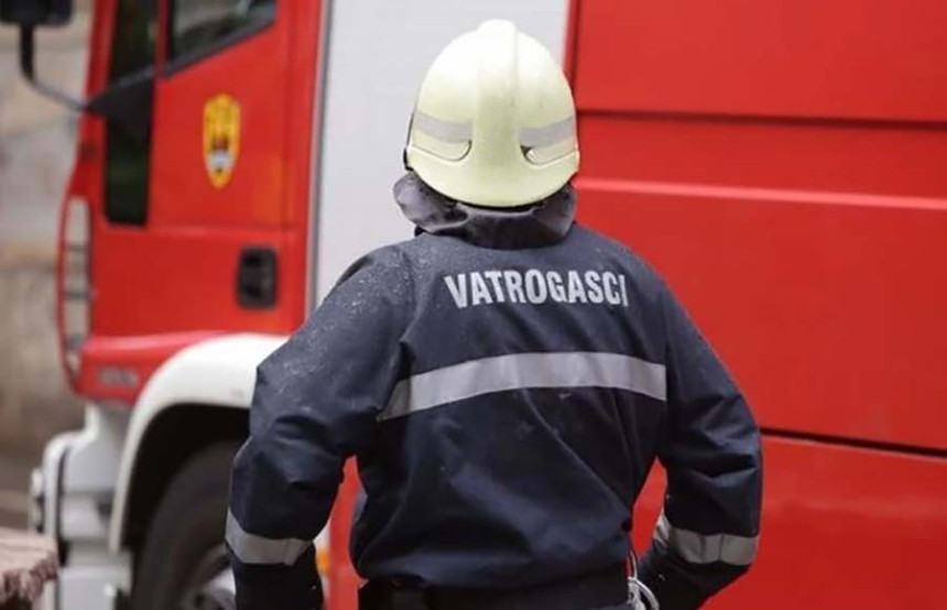 Власт намјерава да смањи плате ватрогасцима?