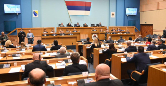 Da li vlast provodi pripreme za izbore po osporenom Izbornom zakonu ili je ponovo trgovina na sceni?!