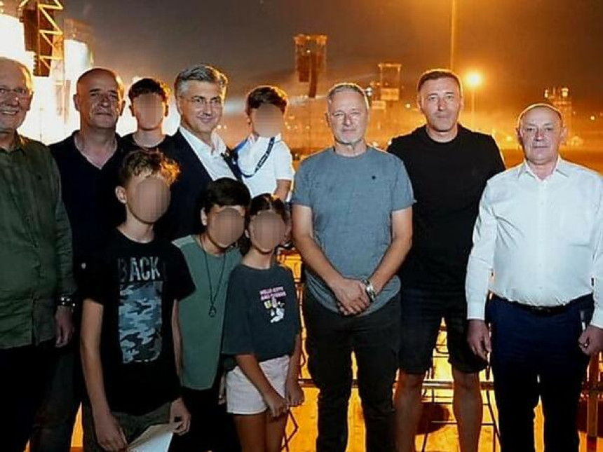 Пленковић са дјецом посјетио Томпсона уочи концерта