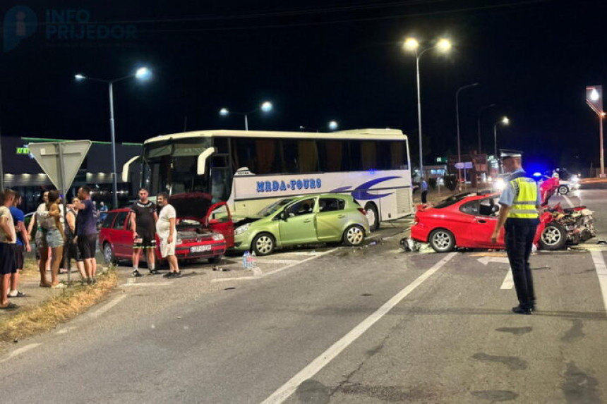 Prijedor: Težak sudar u Kozarcu, ima povrijeđenih