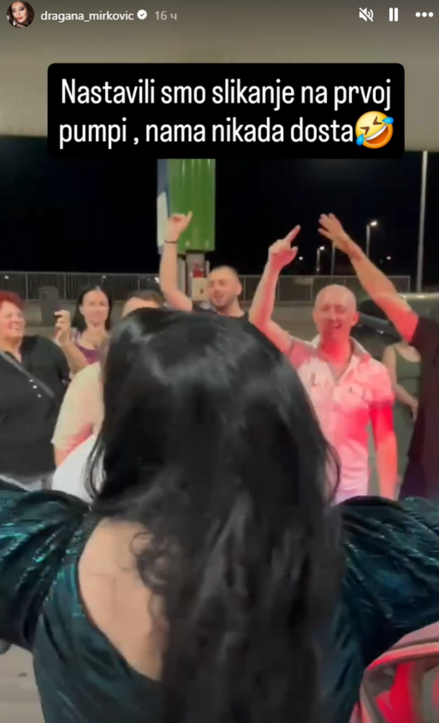 Dragana poslije koncerta zapjevala na pumpi (VIDEO)