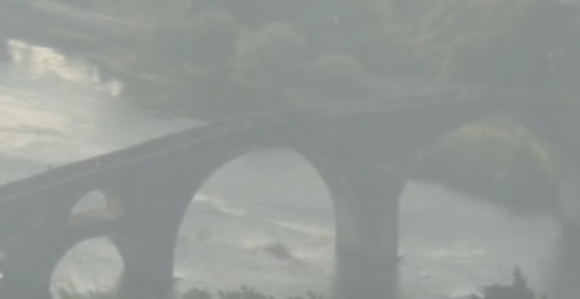 Gusti dim nad Trebinjem, vode se borbe sa požarima