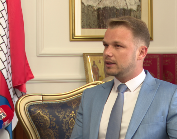 Čovićevo slikanje sa Tompsonom je veličanje ustaštva - zašto ćuti SNSD?