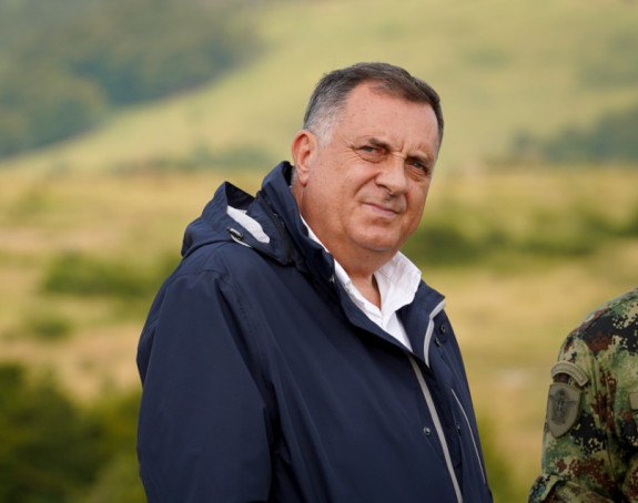 Iako nije nadležan ni ustavan, ovaj čovjek se u sve miješa?!