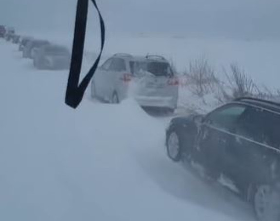 Snježna oluja u Rumuniji - nastao haos na putevima