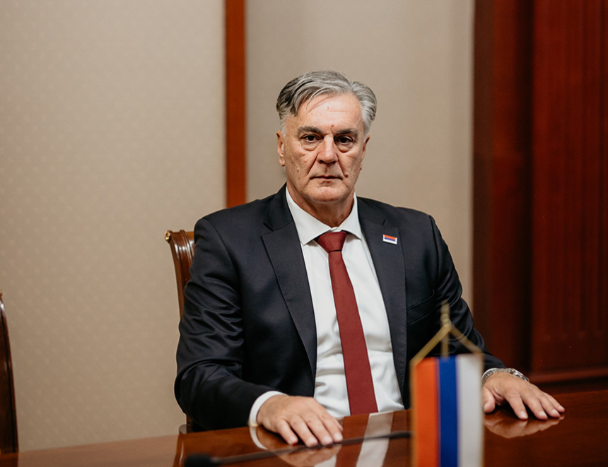 Predsjednik Srpske Siniša Karan otpušten iz UKC-a Republike Srpske