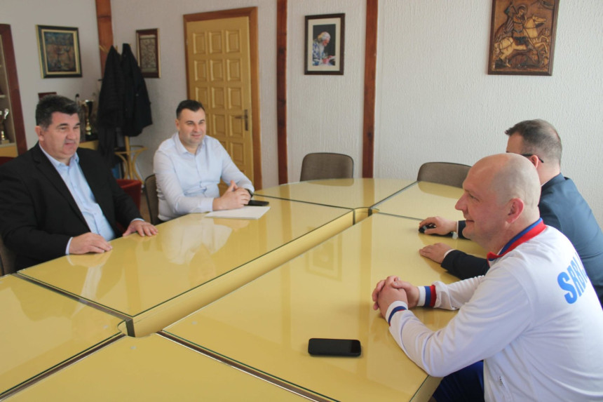 Начелник Лопара уприличио пријем за истакнутог спортисту