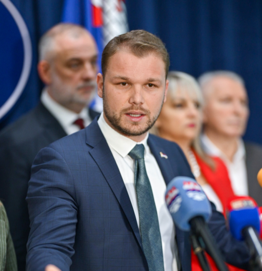 U kojem svojstvu Dodik govori o institucijama RS?!