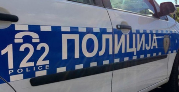 Рогатица: Запаљен аутомобил поред пута, у току истрага