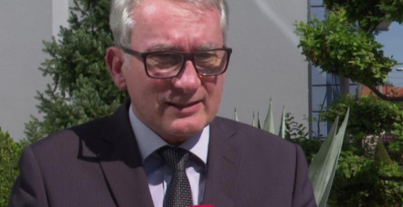 Амиџић треба да поднесе оставку, јер је показао да не може да буде министар финансија