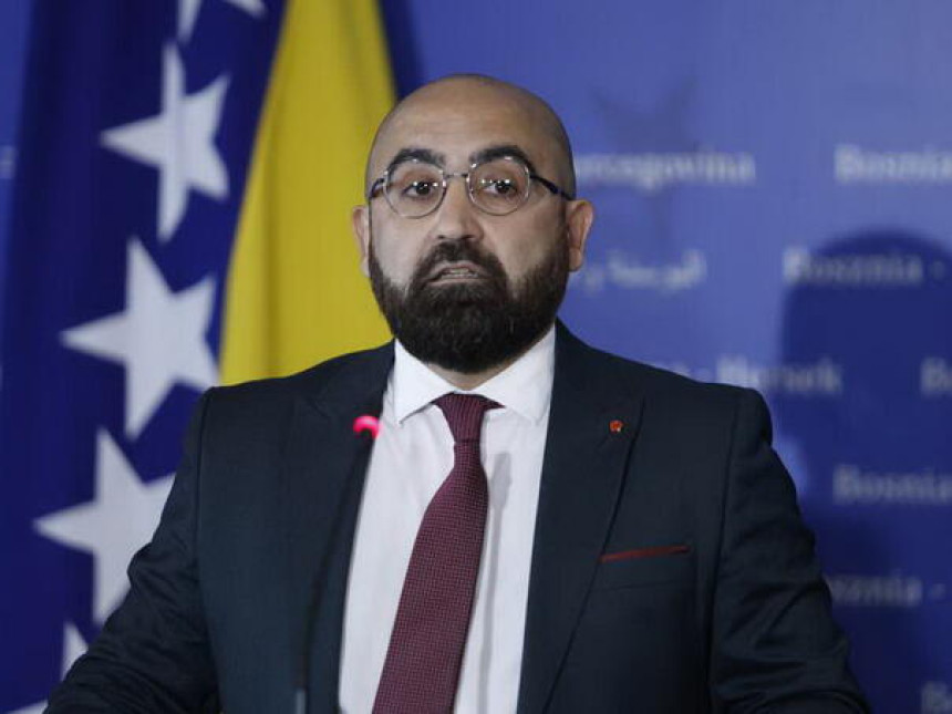 Amidžić odbio, pa Hasanović potpisao prenos novca CIK-u