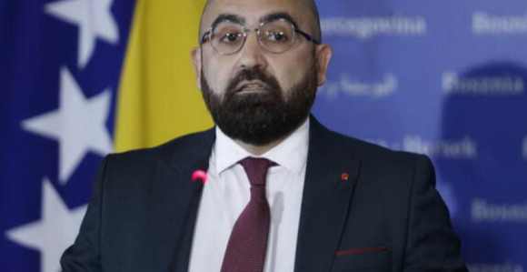 Amidžić odbio, pa Hasanović potpisao prenos novca CIK-u