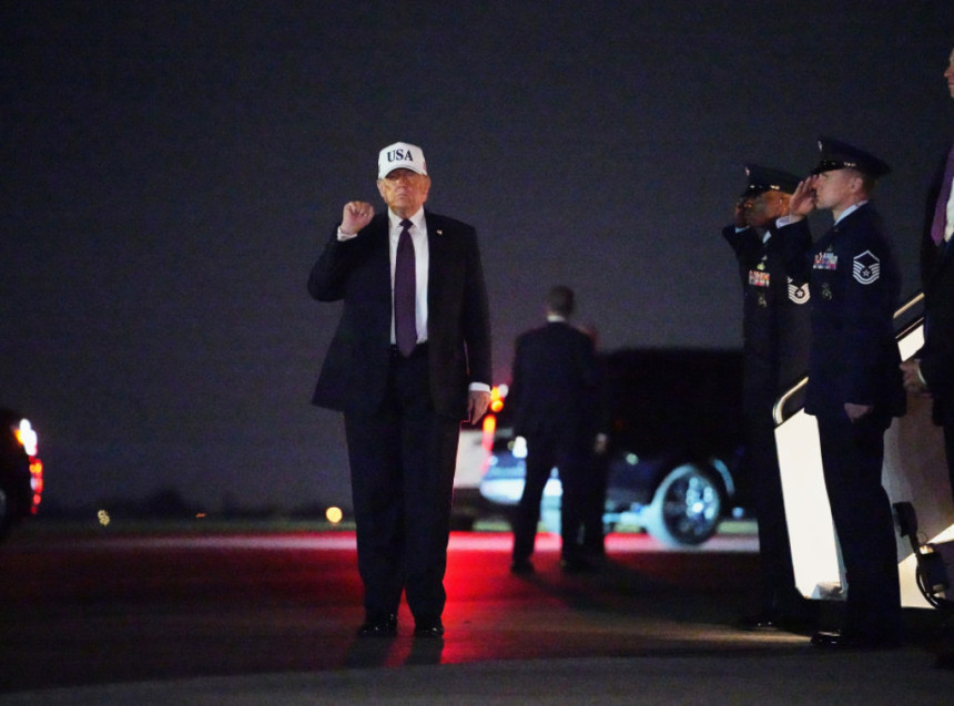 Трамп упозорио Иран: "Не изазивајте америчку војску"