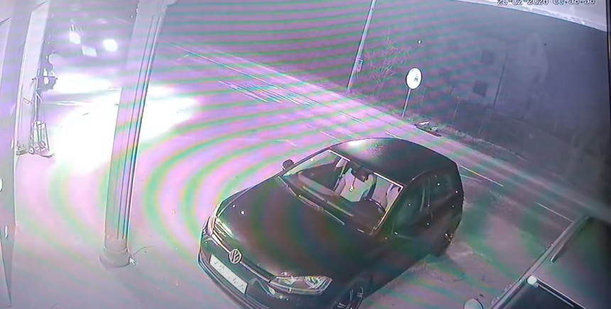 Kotor Varoš: Vozilo uletjelo u dvorište, sve snimile kamere