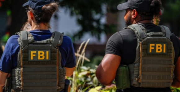 ФБИ наложио агентима да појачано мотре на потенцијалне терористе