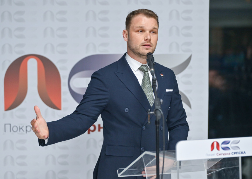 Станивуковић: Ми радимо, док други коментаришу