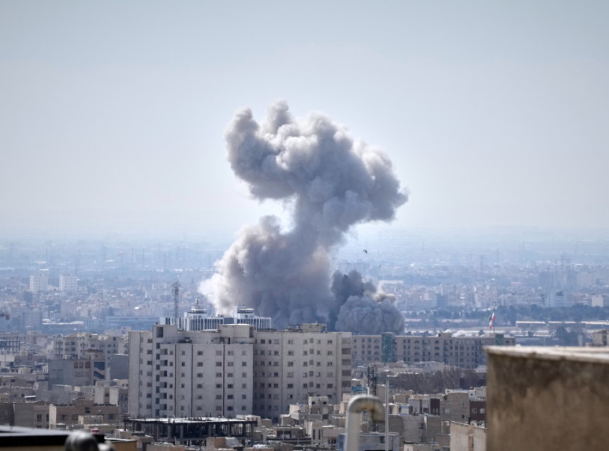 Нападнут комплекс руководства Ирана у Техерану